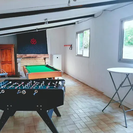 Gîte du marié à 7mn du puy du F0U Chambretaud Esterno foto