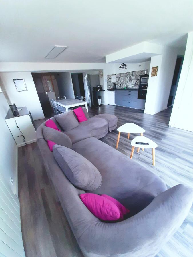 Du Marie A 7mn Du Puy Du F0u Holiday home Chambretaud
